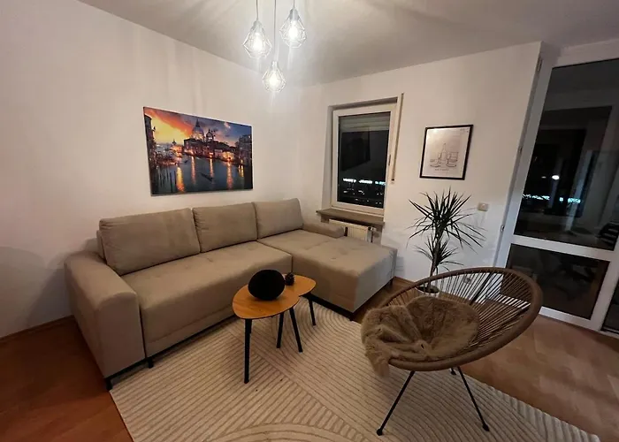 Cozy Sunny Flat In Quiet Spot *