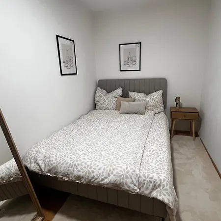 Διαμέρισμα Cozy Sunny Flat In Quiet Spot