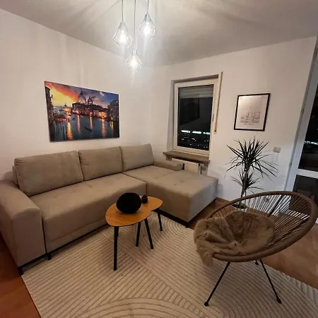 Cozy Sunny Flat In Quiet Spot *
